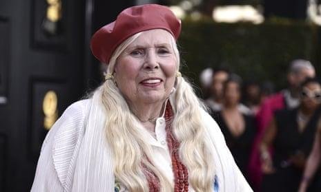 La cantante Joni Mitchell anunció su regreso a los escenarios el próximo año
