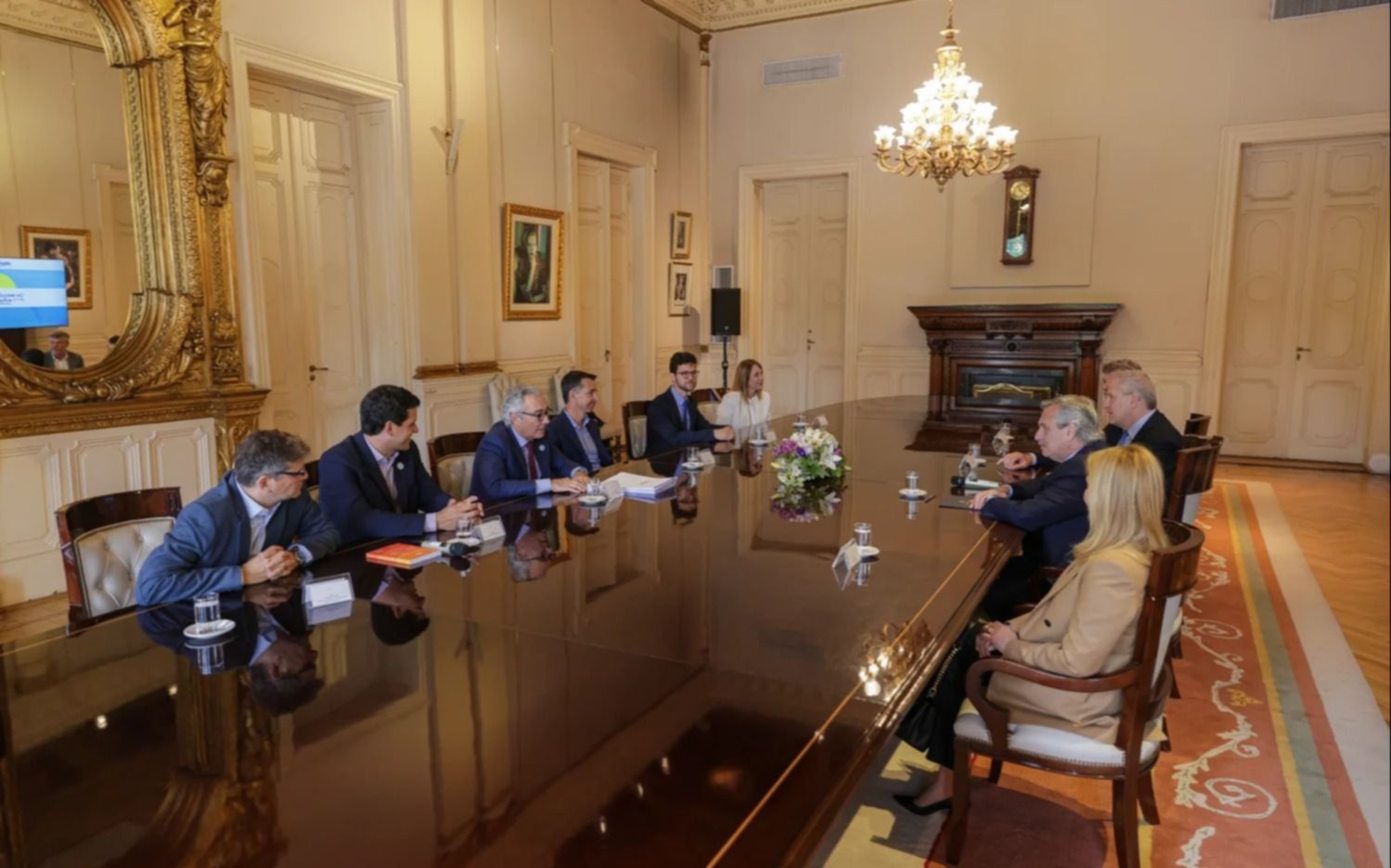 Alberto F. recibió a Argentinos por la Educación: "Tengo toda la voluntad para mejorarla"