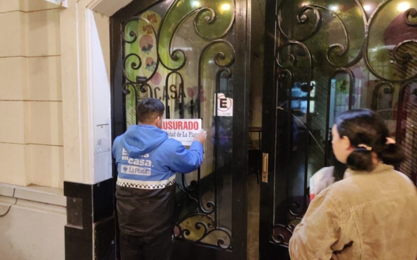 Crece la polémica por el centro cultural que volvió a ser clausurado esta madrugada