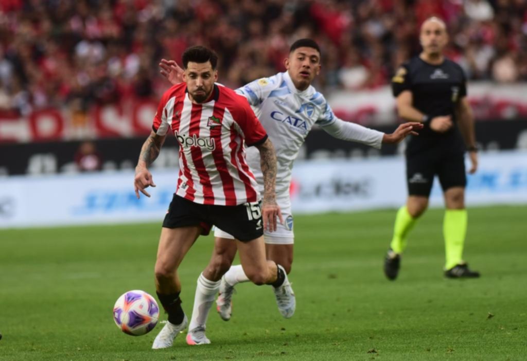 Después de aquel lejano estreno, José Sosa pudo volver a sumar minutos