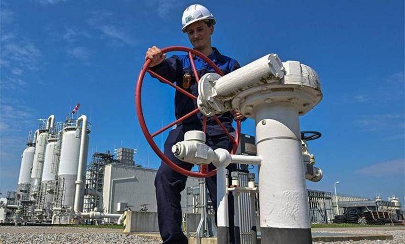 Qué es la “fusión de crisis” que amenaza con desacelerar el crecimiento de la economía