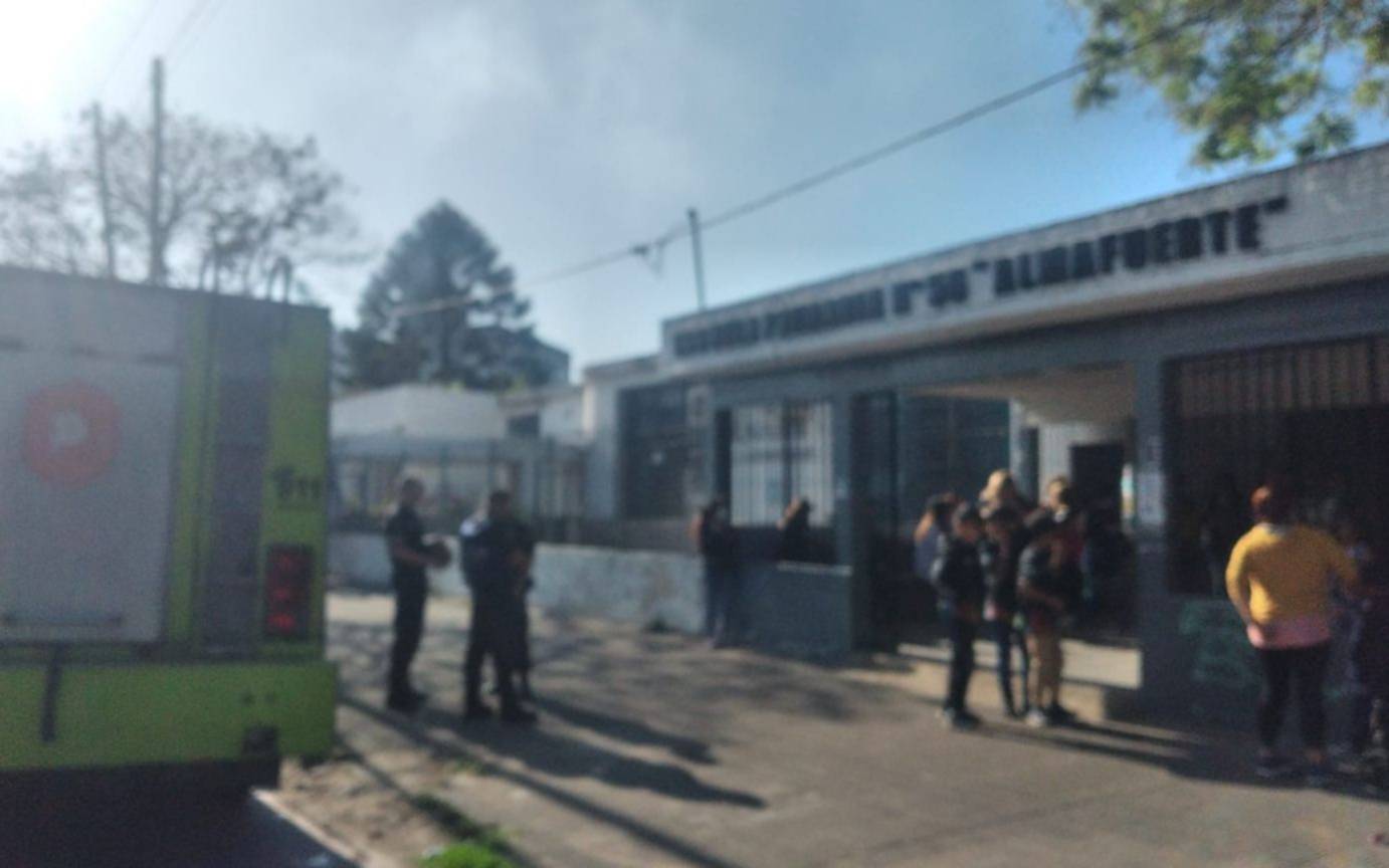 Se incendió un aula y hubo alarma en una escuela primaria de La Plata