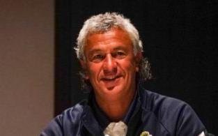 “Es muy difícil seguir en el Club si no sigue Pellegrino”
