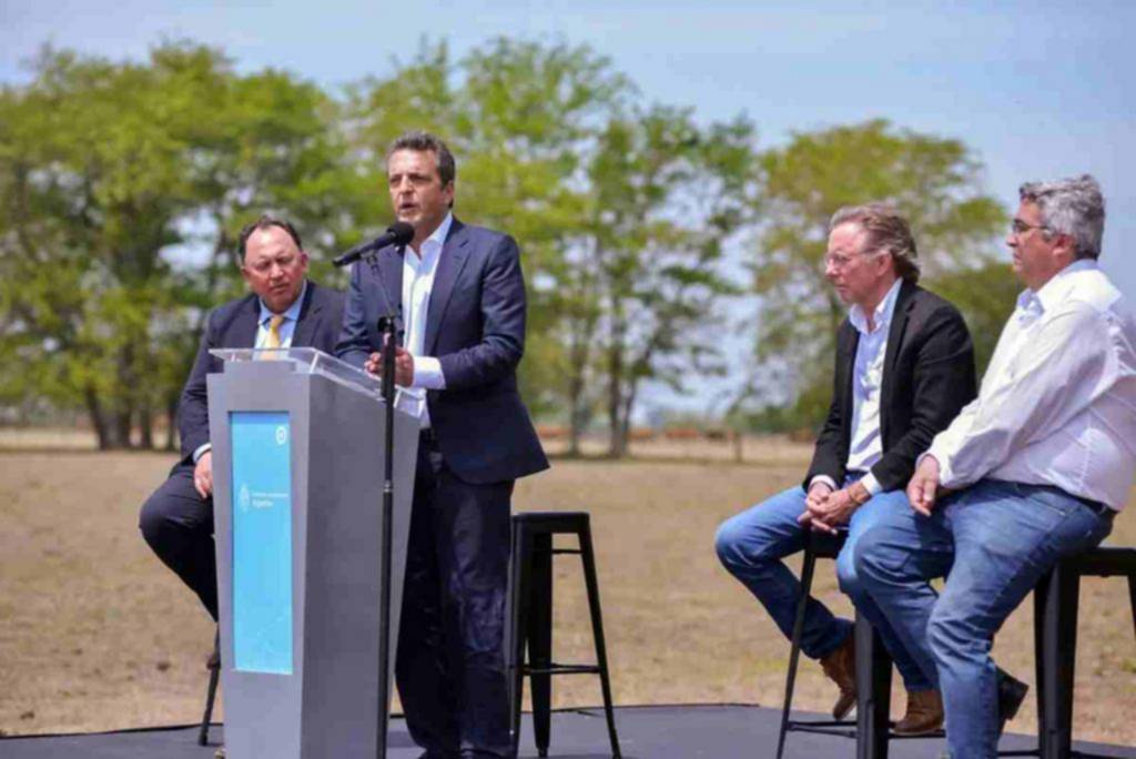 Massa le prometió al campo no aumentar las retenciones durante 2023