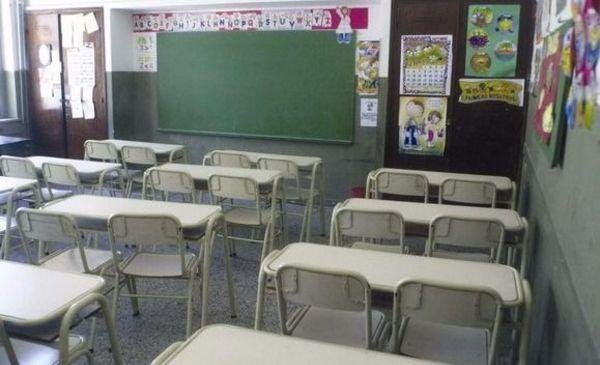 En escuelas de la Región arrancó el paro de un sector del gremio de docentes Suteba