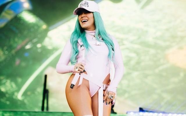 Una joven en Estados Unidos, presenció un recital de Karol G y tuvo a su bebé a metros del escenario