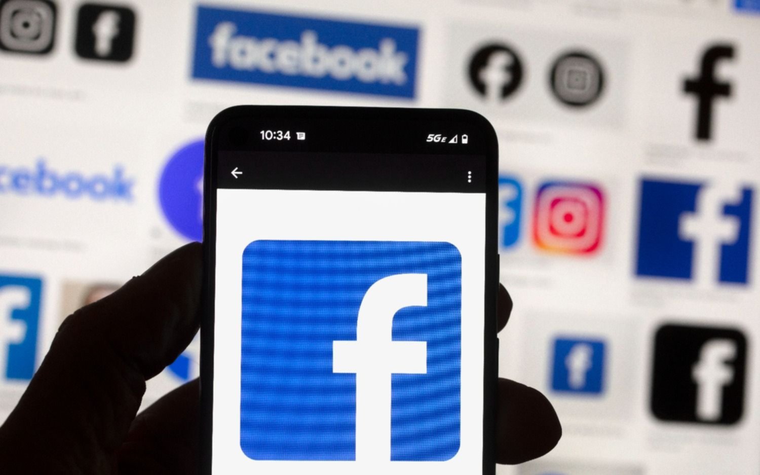 Histórico desplome de Meta, la empresa dueña de Facebook: las acciones caen más de 23%