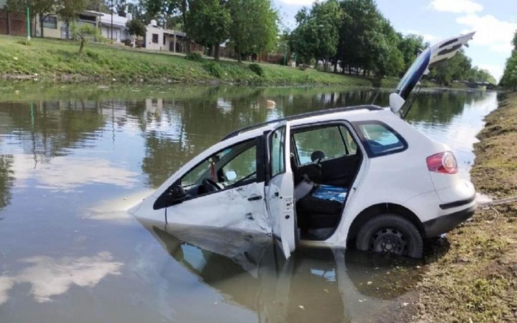 Dos heridos por un accidente a metros del Canal Génova