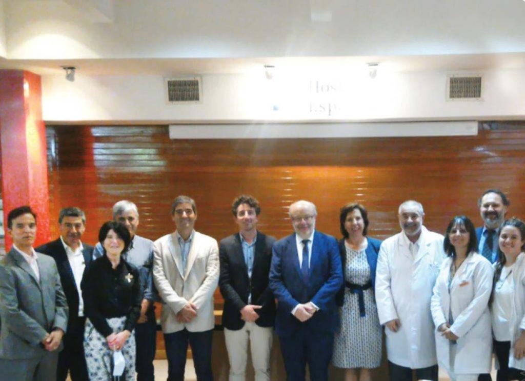 El cónsul general de España en el Hospital Español