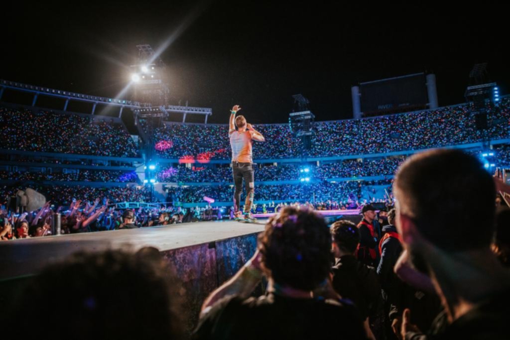 Coldplay: la banda bate récords y hasta despide a uno de los ídolos de BTS