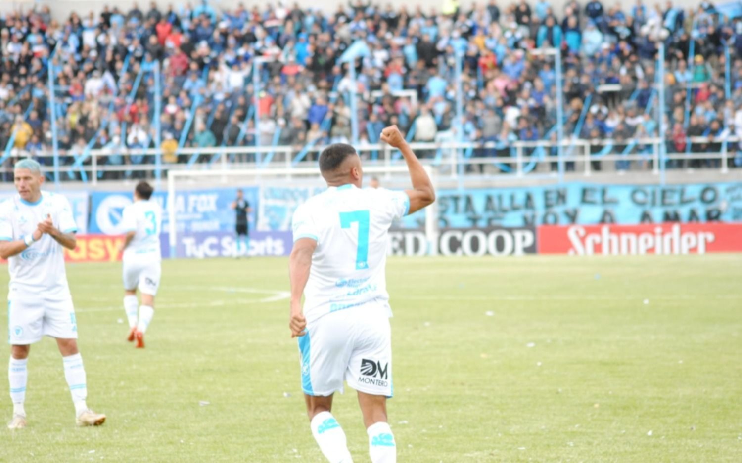 Villa San Carlos cayó 2-1 en la ida por el ascenso a la Primera Nacional: define en el Bosque