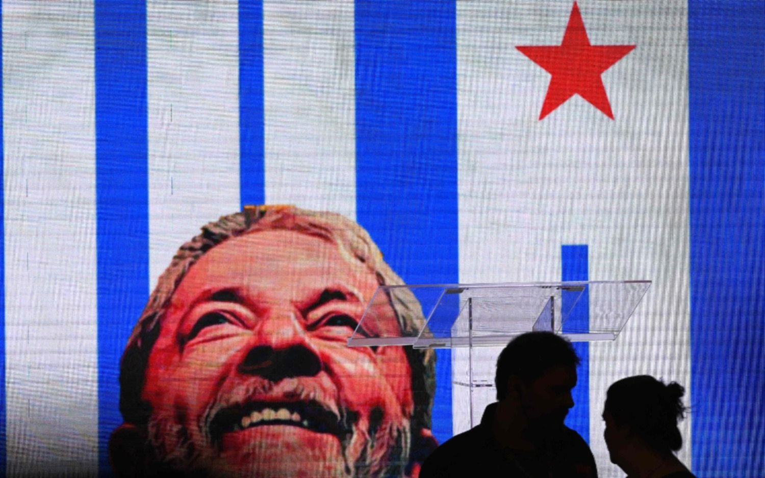 En Argentina, Lula da Silva fue el elegido de los brasileños para asumir la presidencia