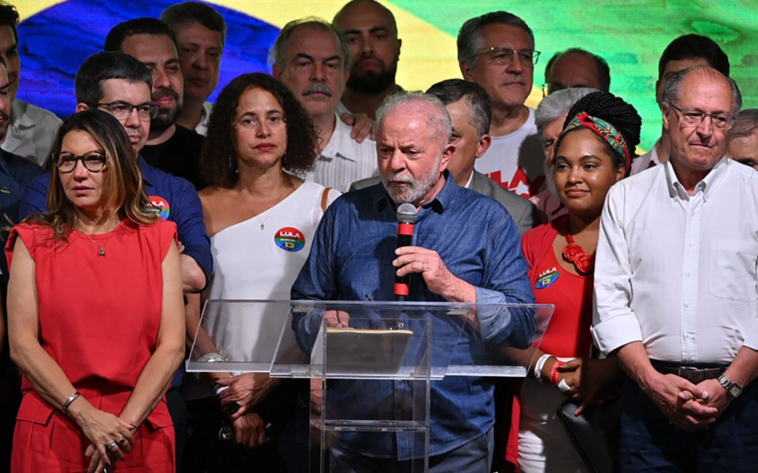"Intentaron enterrarme vivo y acá estoy", las primeras palabras de Lula como presidente electo