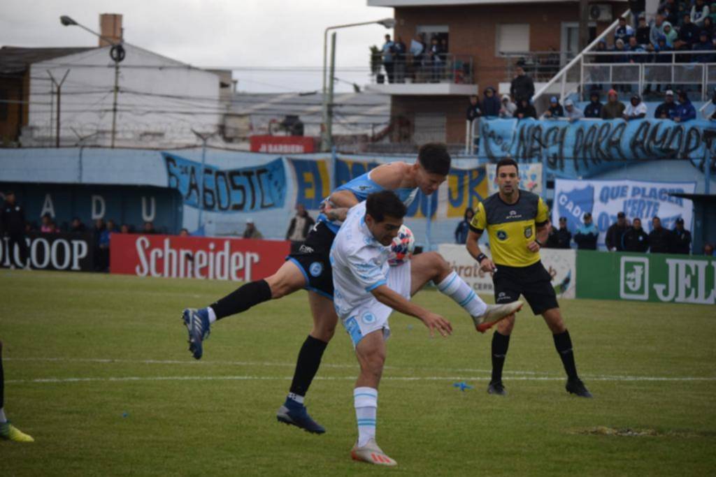 San Carlos perdió, tiene abierta la serie y define en el Bosque