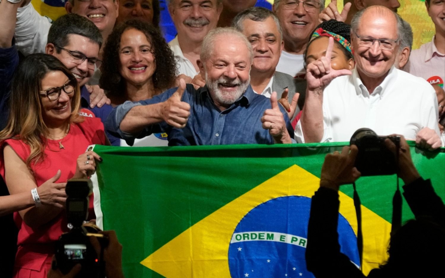 Vuelve Lula a la presidencia de Brasil: le ganó a Bolsonaro en un reñido ballotage