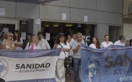 Empleados de clínicas privadas anuncian paro por mejoras salariales: cuándo comienza y cuándo termina