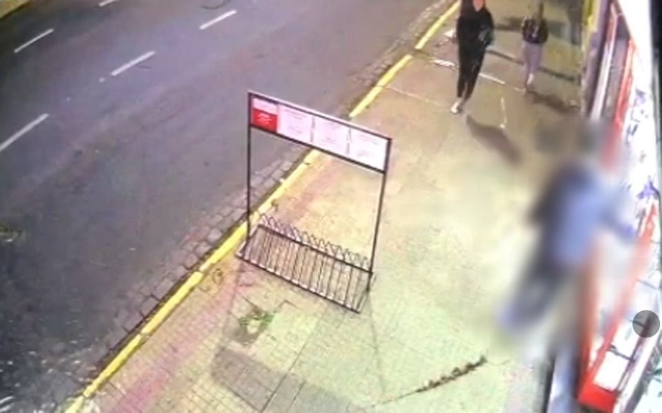 Conmoción por la muerte de un hombre cuando transitaba a pie por 54 entre 7 y 8