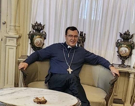 El Arzobispo platense criticó a Milei por sus ataques al Papa