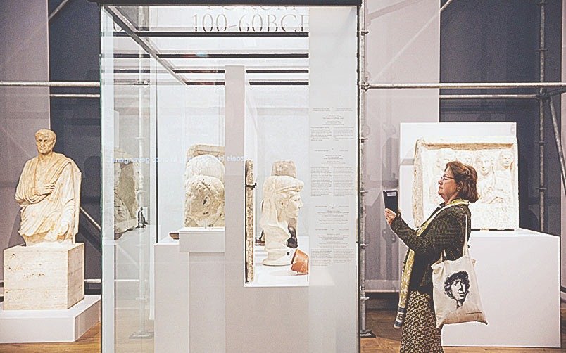 Julio Cesar, el militar y el mito en una exposición de arte en Amsterdam