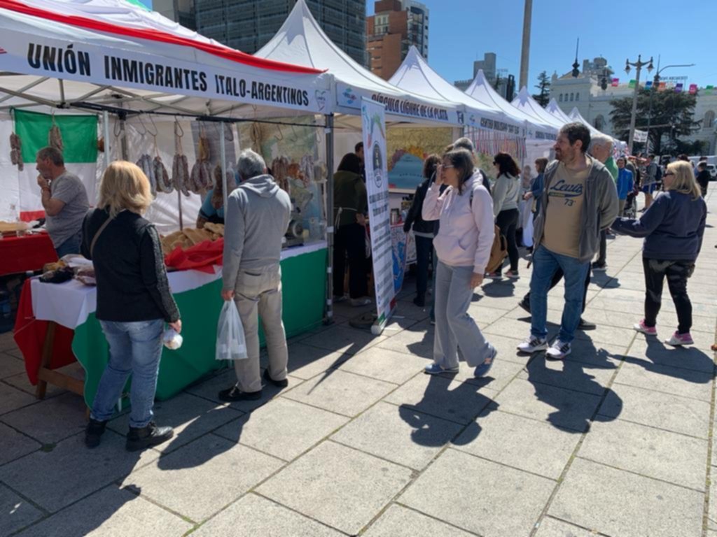 La cultura italiana tuvo gran respuesta en plaza Moreno