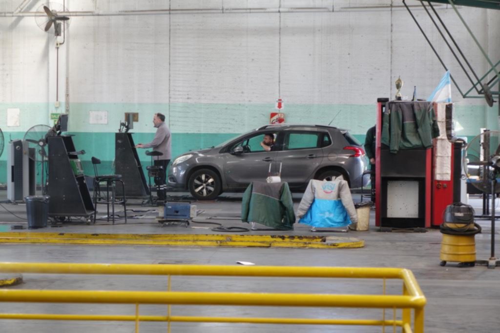 VTV: los tres problemas por los que un 20% de los autos no pasa el control en La Plata