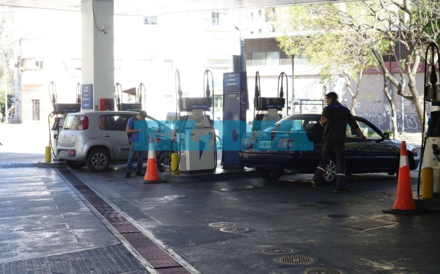 Falta de combustible: ¿Podría afectar a estaciones de servicio en La Plata?
