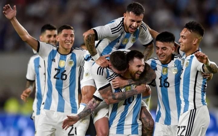 Salió la tarjeta del Cartonazo gratis con el diario EL DIA: podés ganar pasajes, estadía y entradas para ver a la Selección en Perú