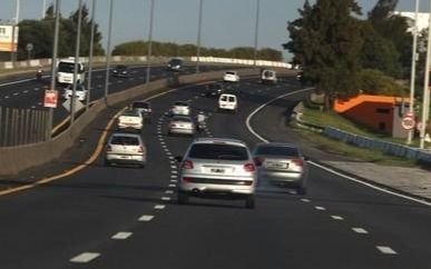 Por tercer día consecutivo cierran al tránsito un sector clave de la Autopista a La Plata