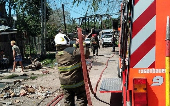 Ardió casa en San Francisco Solano
