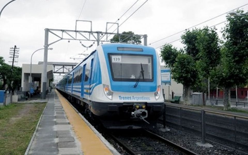Atención usuarios del Tren Roca La Plata: hay servicios interrumpidos este domingo