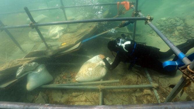 El sueño de todo pirata: recuperan un barco romano cargado de ánforas cerca de Sicilia