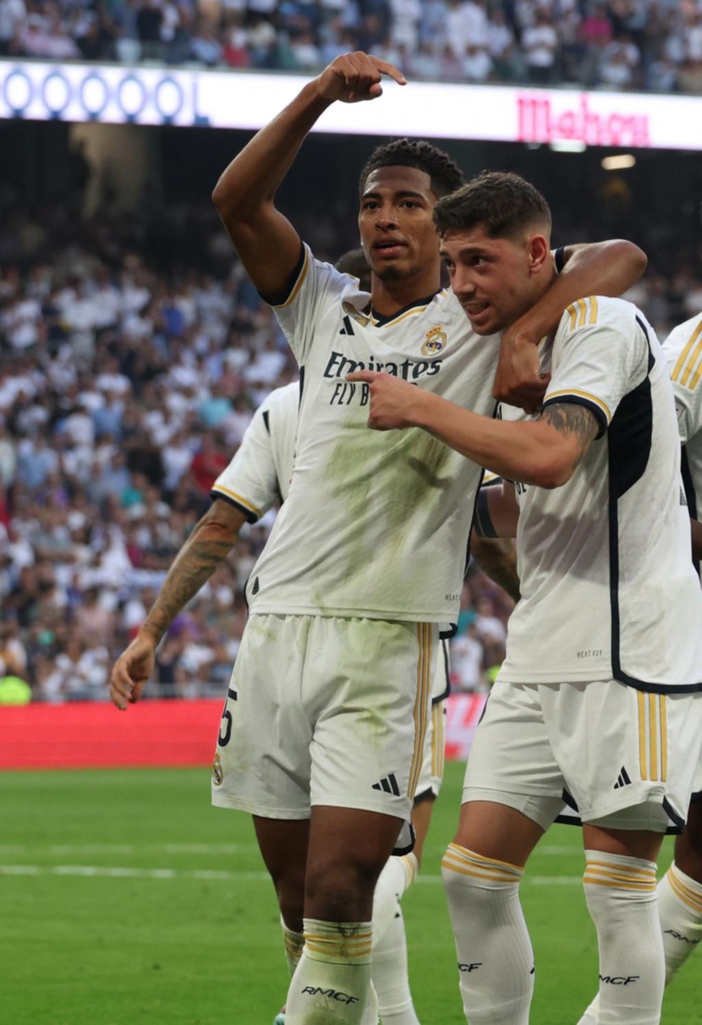 Real Madrid goleó y sigue en lo más alto del torneo