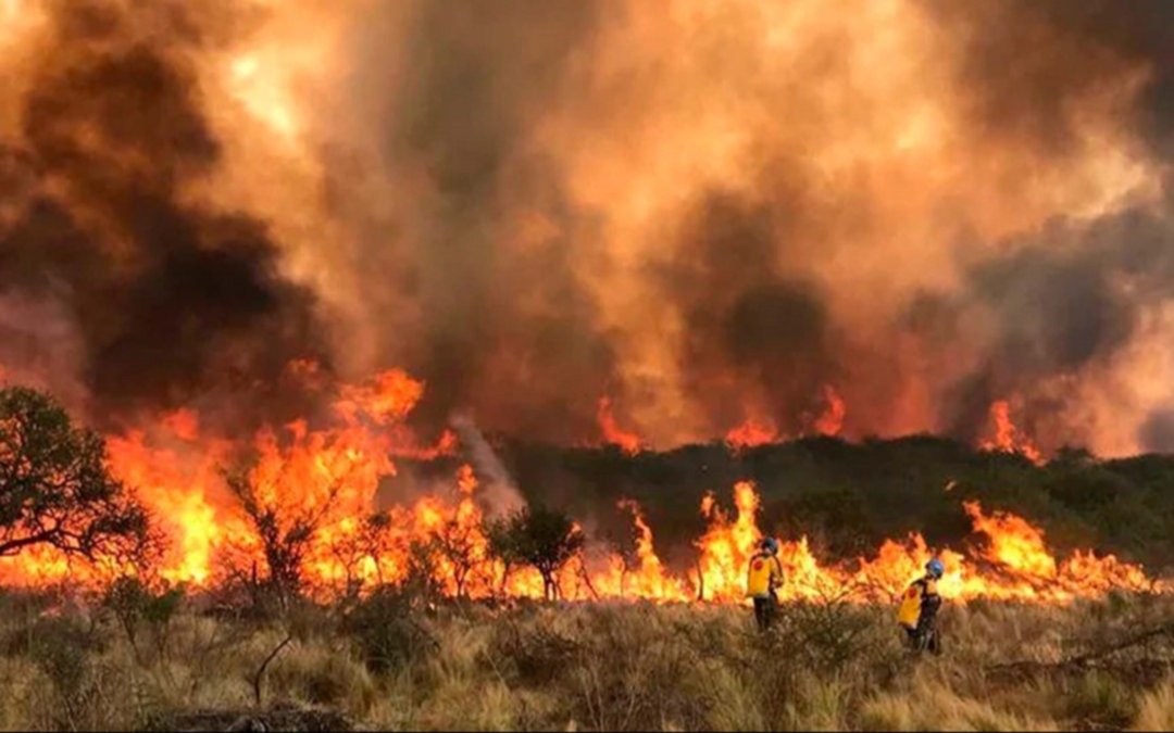 Se incendia Córdoba: el fuego arrasa en Valle de Punilla