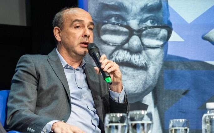 Disparada del dólar blue: el Gobierno habla de "4 o 5 vivos" y pide que intervenga la Justicia