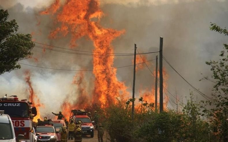Varios focos de incendios siguen activos en distintos valles de Córdoba