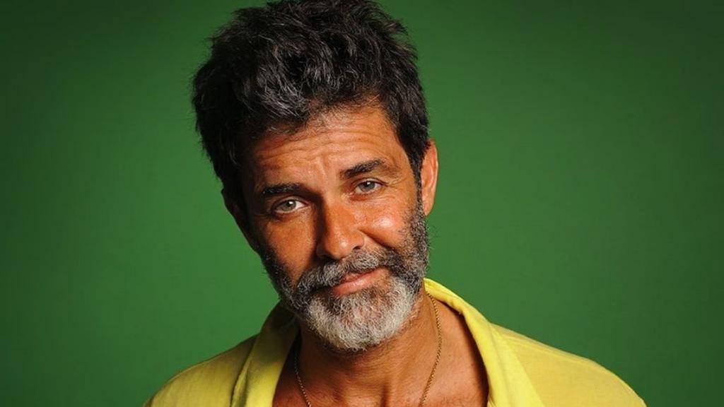 Estalló Mariano Martínez por una picante versión