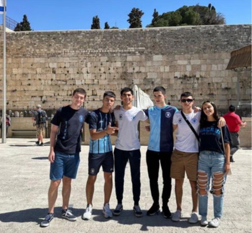 La historia de los jóvenes de La Plata que intentan regresar desde Israel