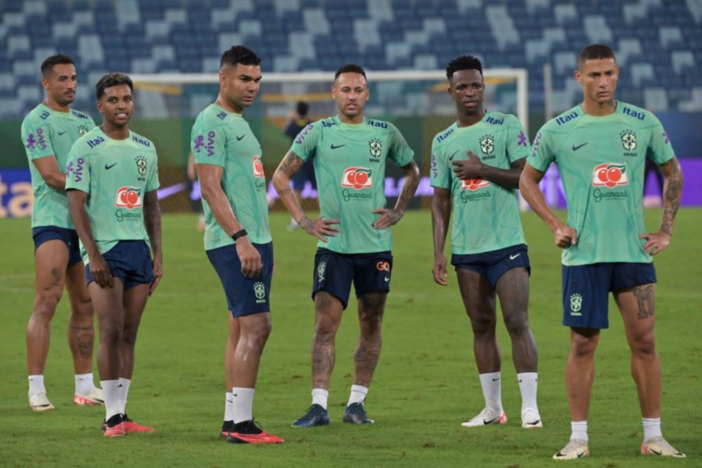 Brasil va por un nuevo triunfo y Uruguay tiene una visita de riesgo en Barranquilla
