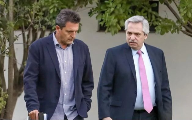 Elecciones 2023.- El Gobierno y Milei se acusan por la corrida del dólar y hay enojo en el massismo con el Presidente por la denuncia: “Se cortó solo”