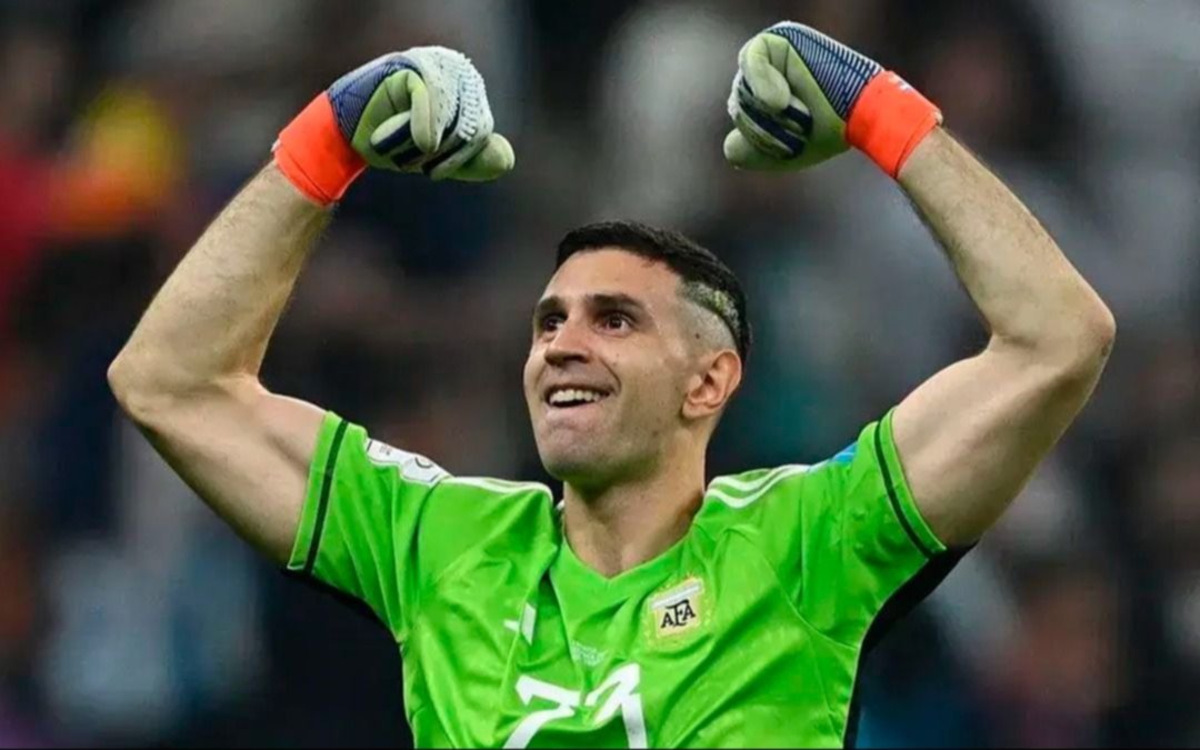 El "Dibu" Martínez va por un récord histórico ante Paraguay: ¿De qué se trata?