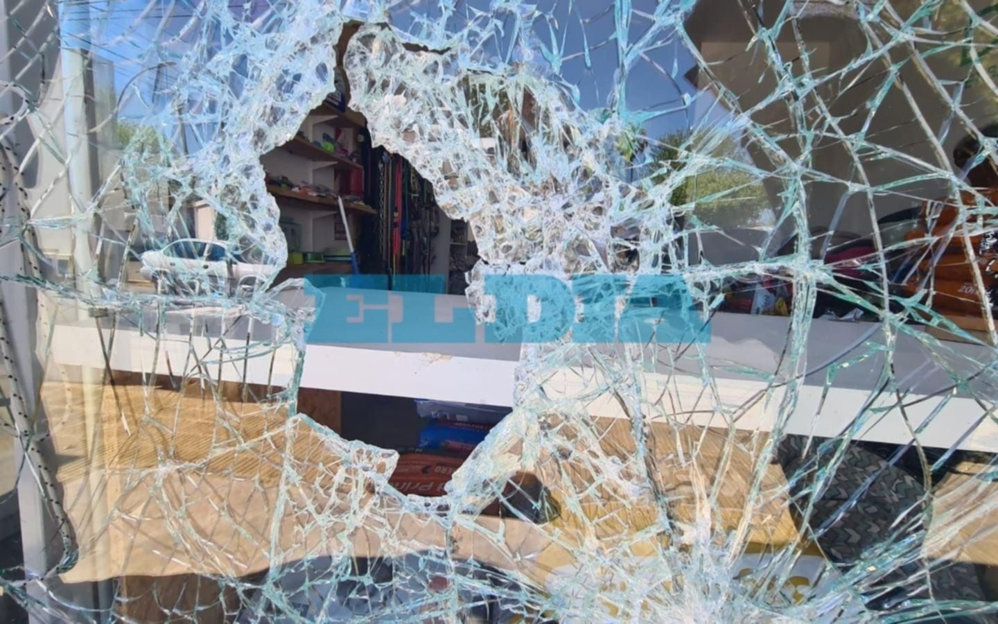 Delincuentes hicieron un "3x1" en comercios de La Plata esta madrugada: "Estamos abandonados"