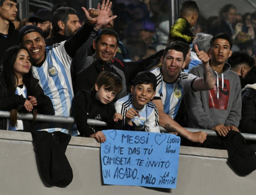 Otra vez una multitud le dio una calurosa ovación a la Selección