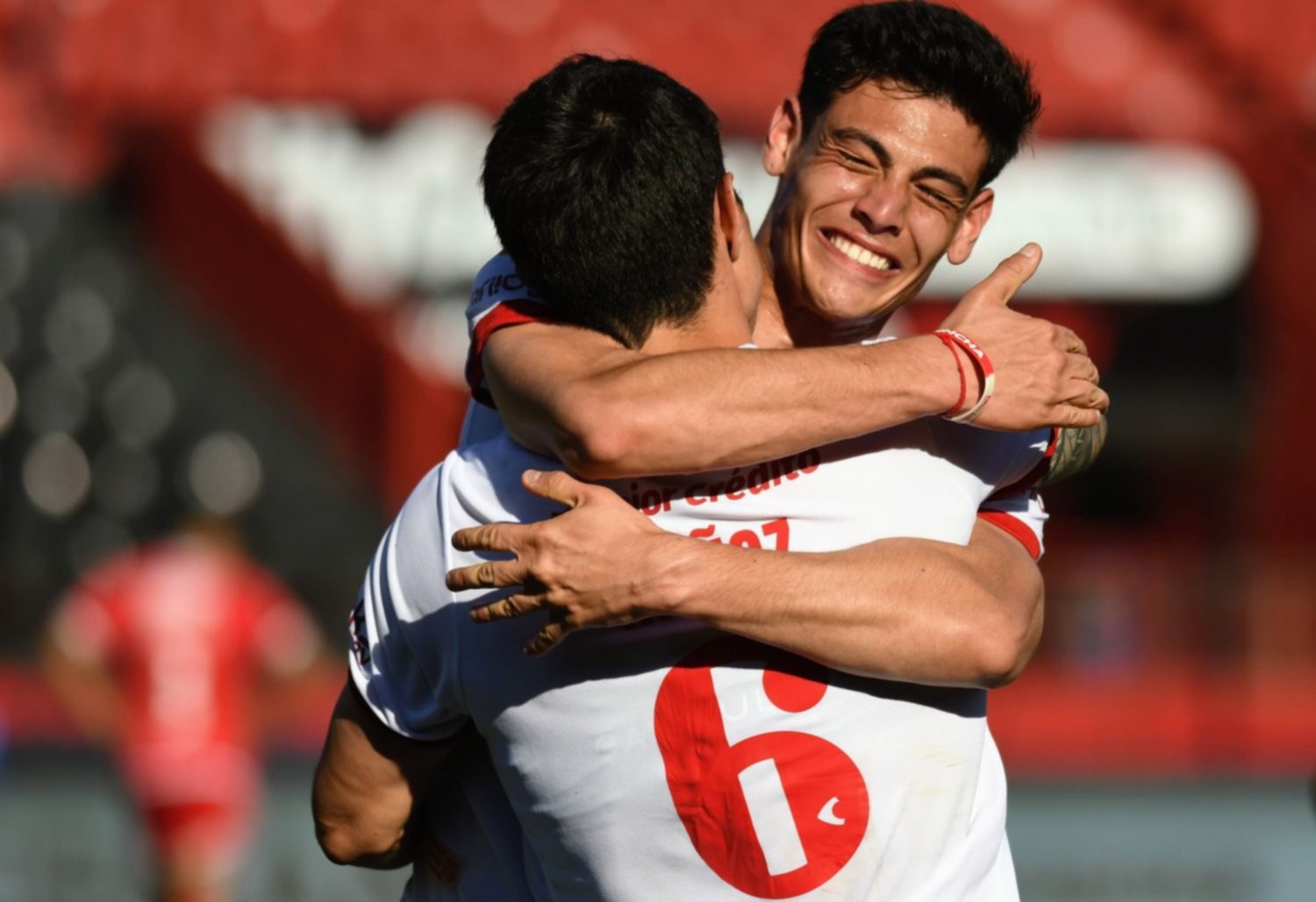Con José Sosa como figura, Estudiantes venció 2 a 0 a Huracán y es merecido semifinalista de la Copa Argentina