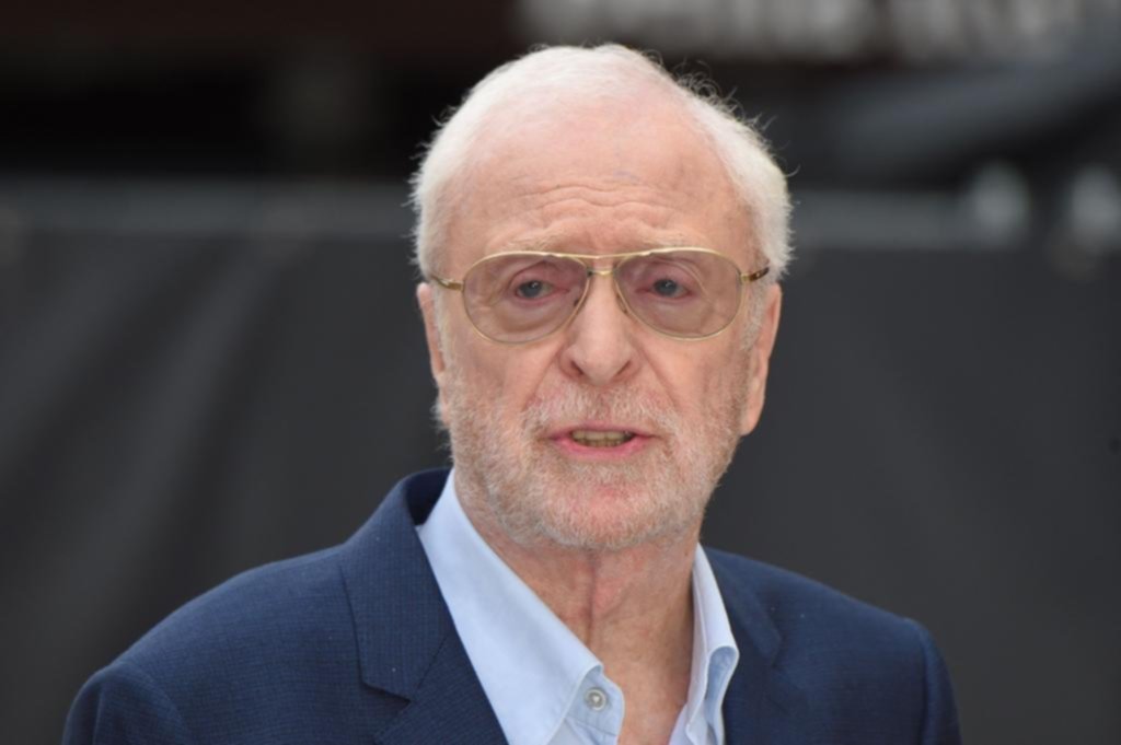 El legendario actor Michael Caine se retira tras 70 años de carrera