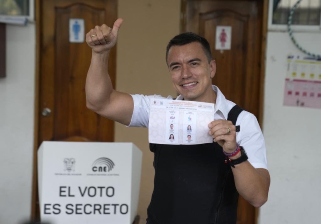 El magnate Daniel Noboa sucederá al presidente Lasso en Ecuador