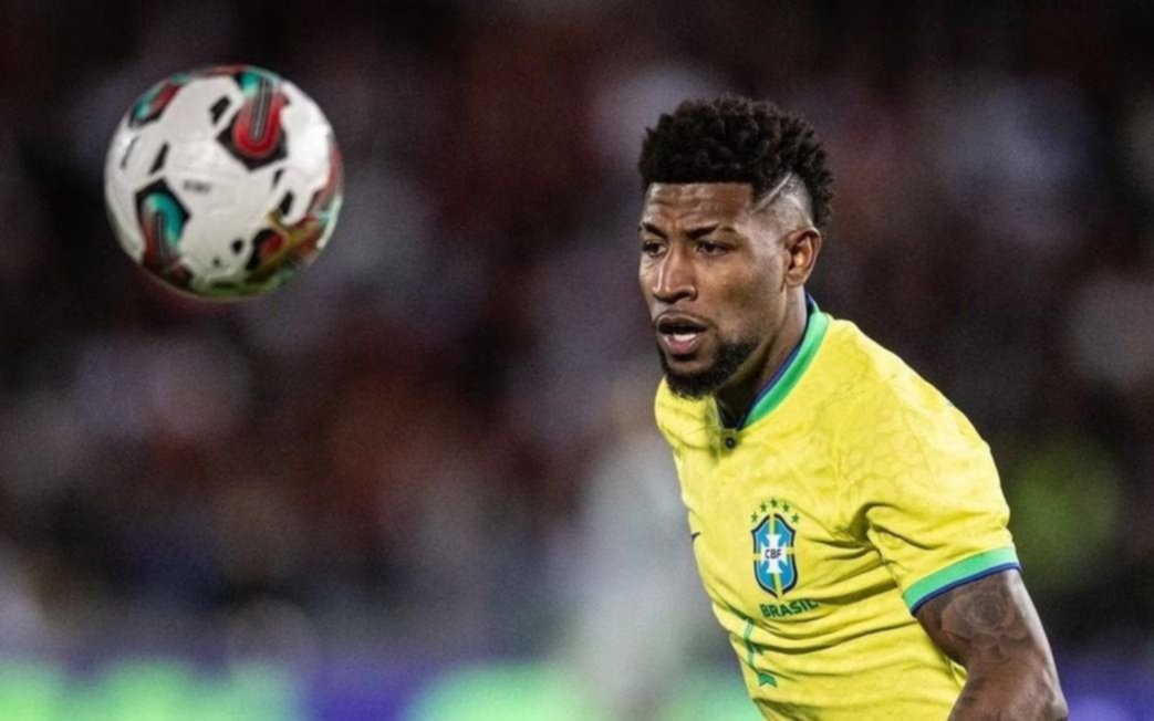 Emerson Royal se suma a la delegación brasileña para visitar a Uruguay