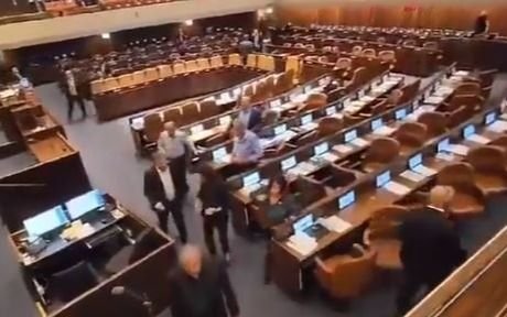 Evacuaron el Parlamento de Israel por un bombardeo desde Franja de Gaza