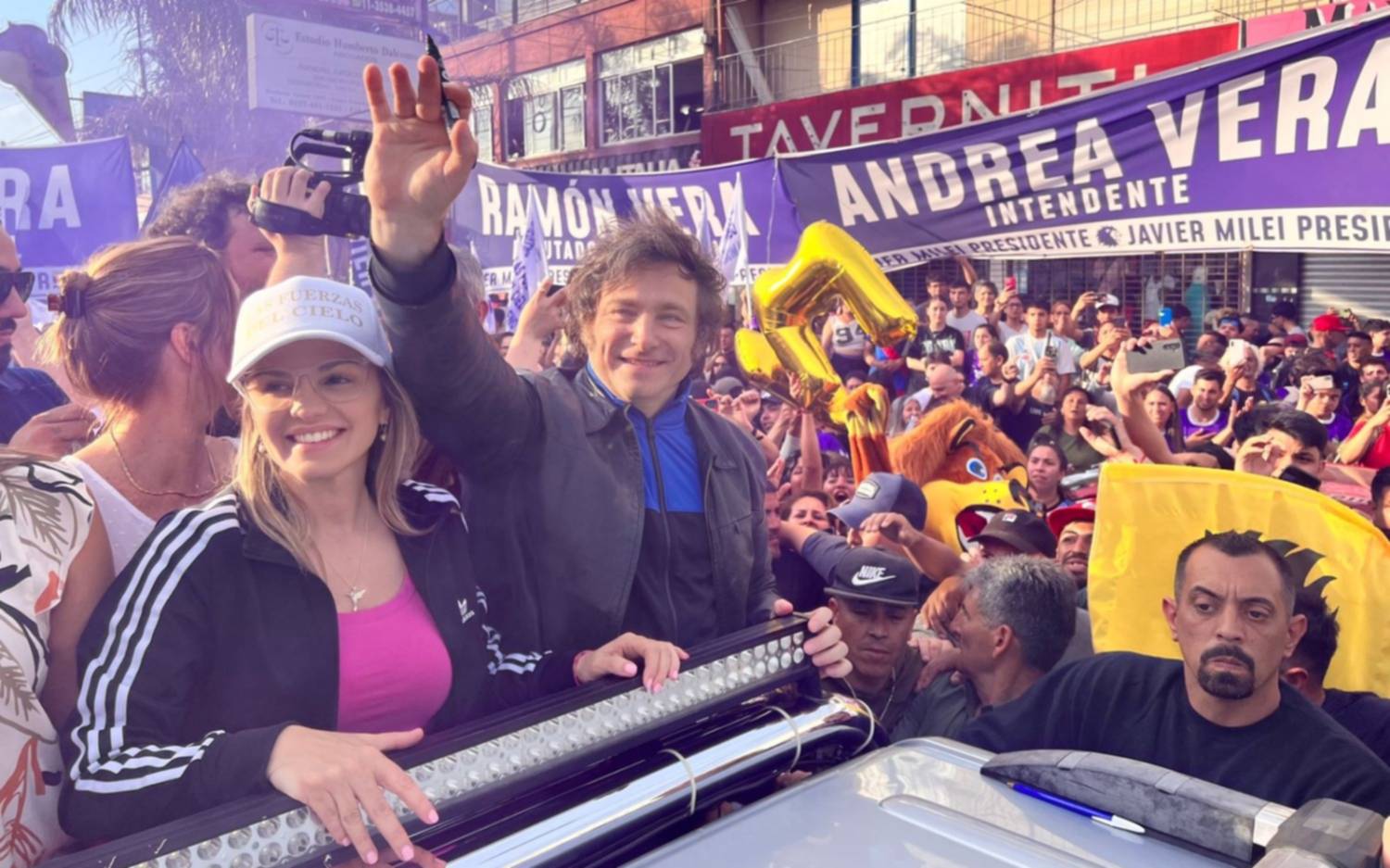 Elecciones 2023.- Milei, en Lomas y Moreno: "Estamos a pocos puntos de ganar en primera vuelta"