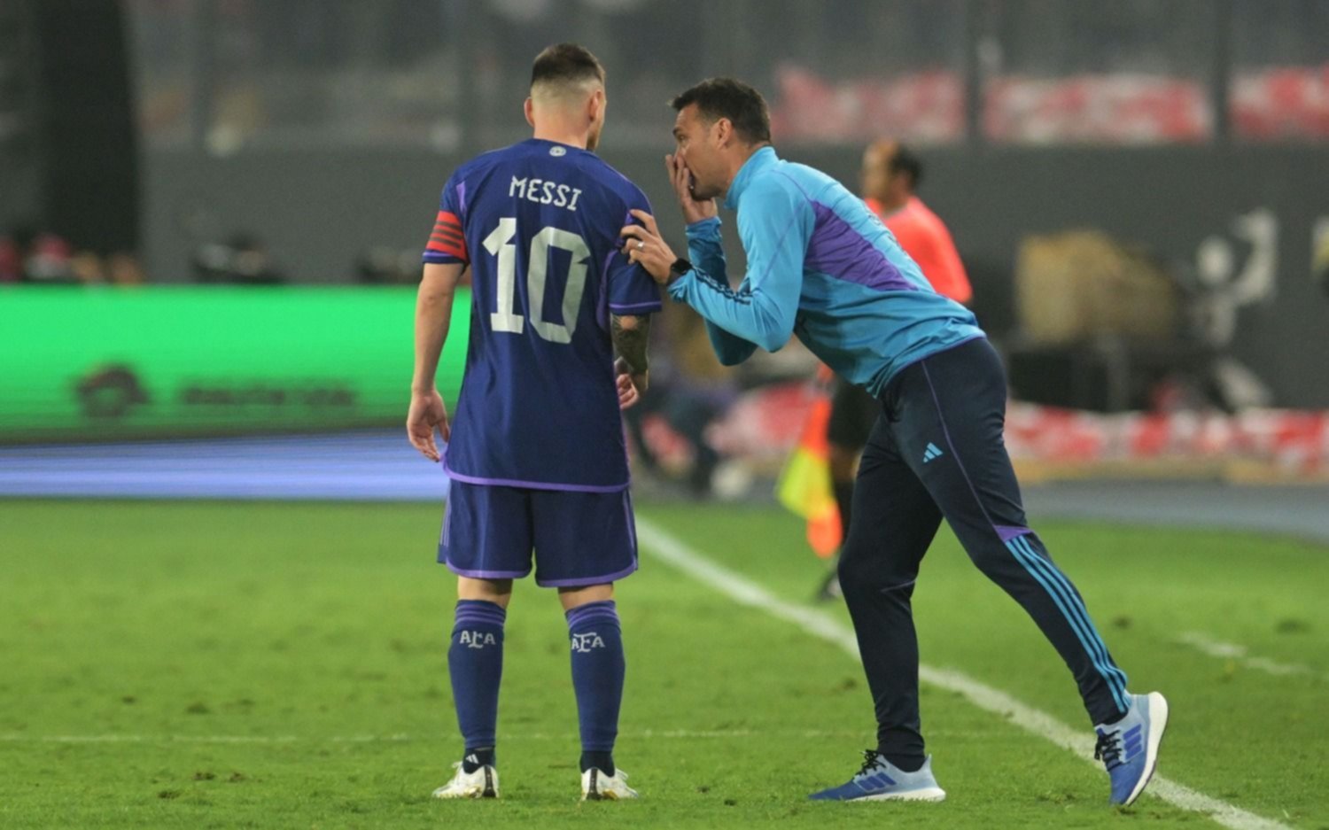 Scaloni sobre Messi: "Ojalá juegue todo lo que pueda porque todo el mundo es feliz viéndolo"