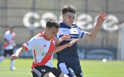 Con un golazo de Alan Sosa, la Reserva tripera derrotó a River y se ilusiona con clasificar